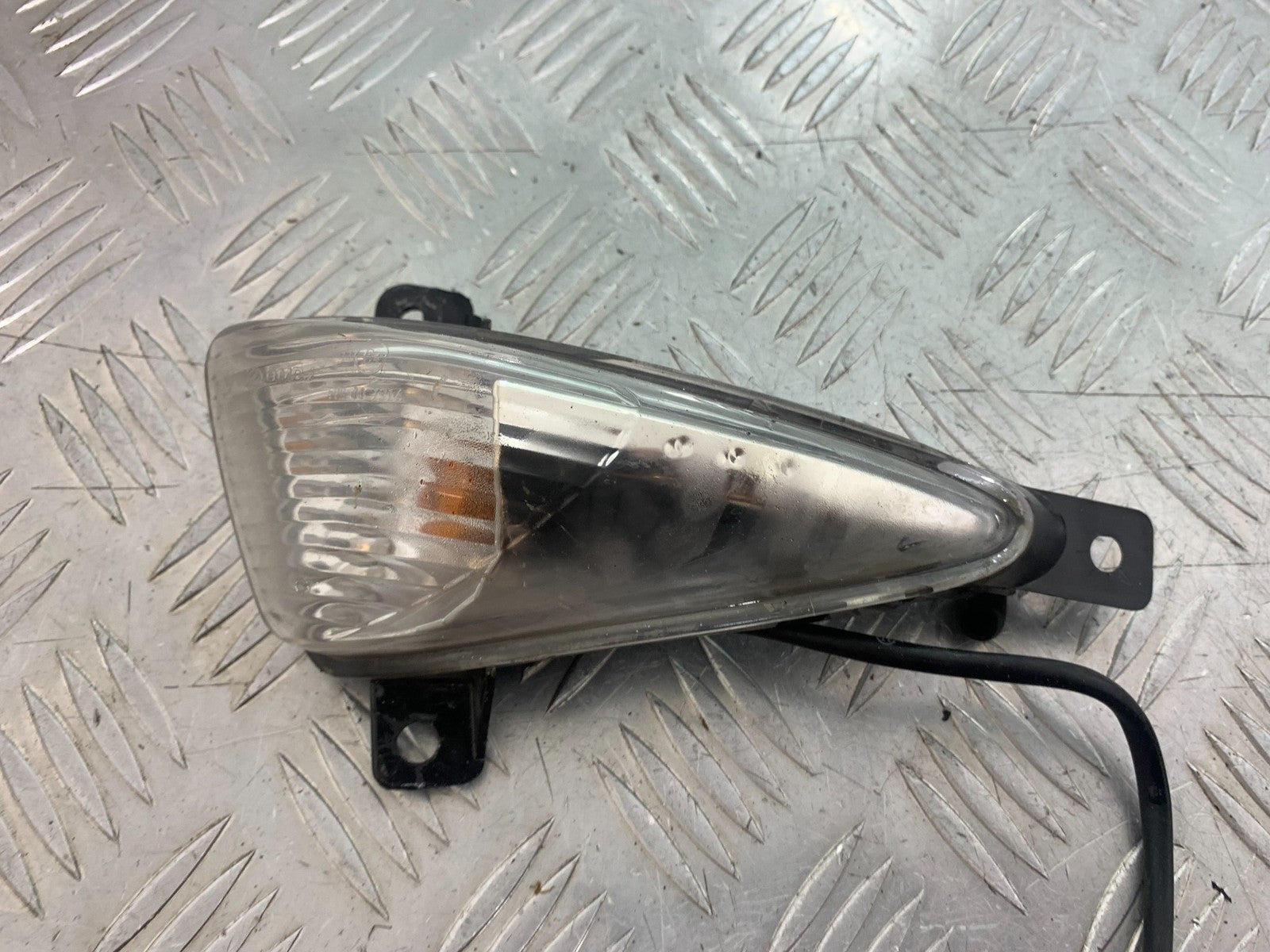 SUZUKI GW250 GW 250 INAZUMA FRONT LEFT INDICATOR   YEAR 2013-2018  (CMB1205)
