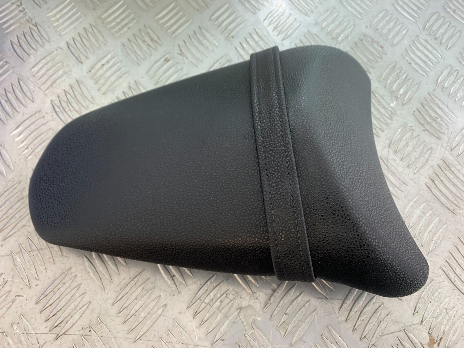 KAWASAKI Z650 ER650 KNFAN REAR SEAT  YEAR 2022-2024 (CMB1112)