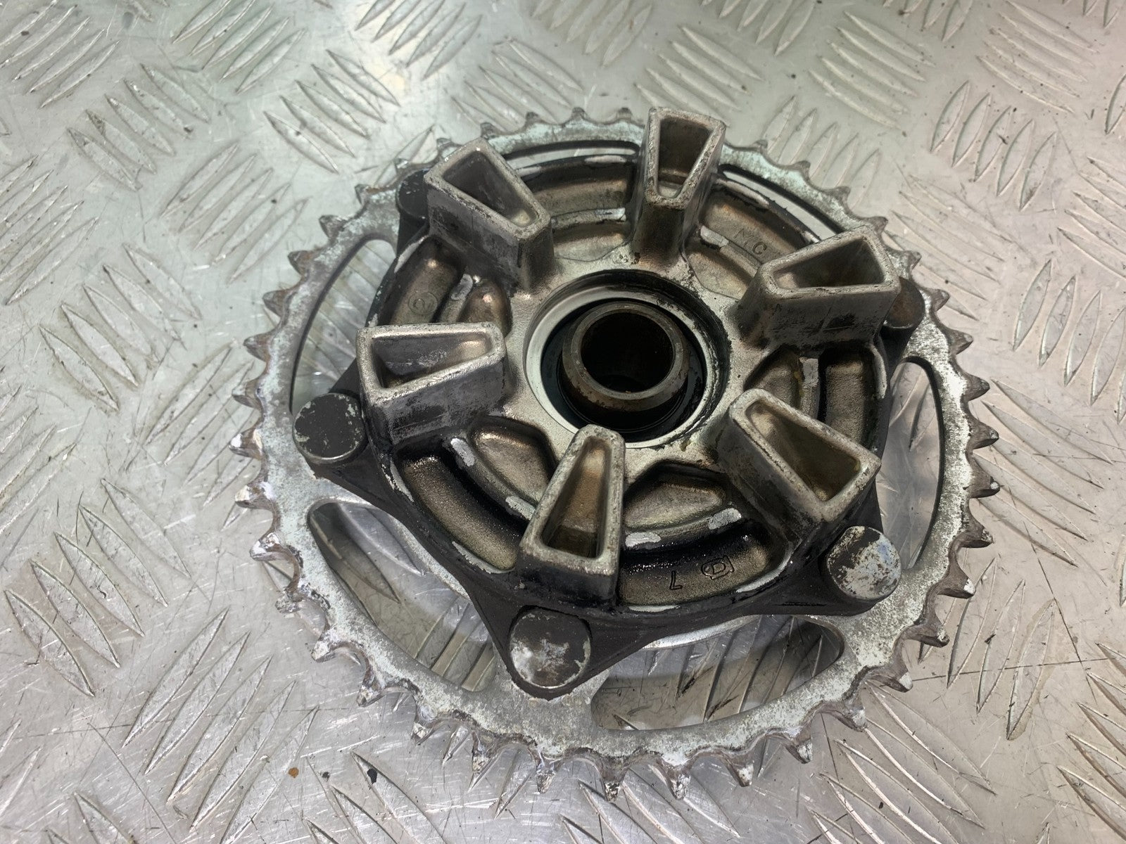 HONDA CBR600 CBR 600 RR SPROCKET CARRIER   YEAR 2003-2004 CMB1173)
