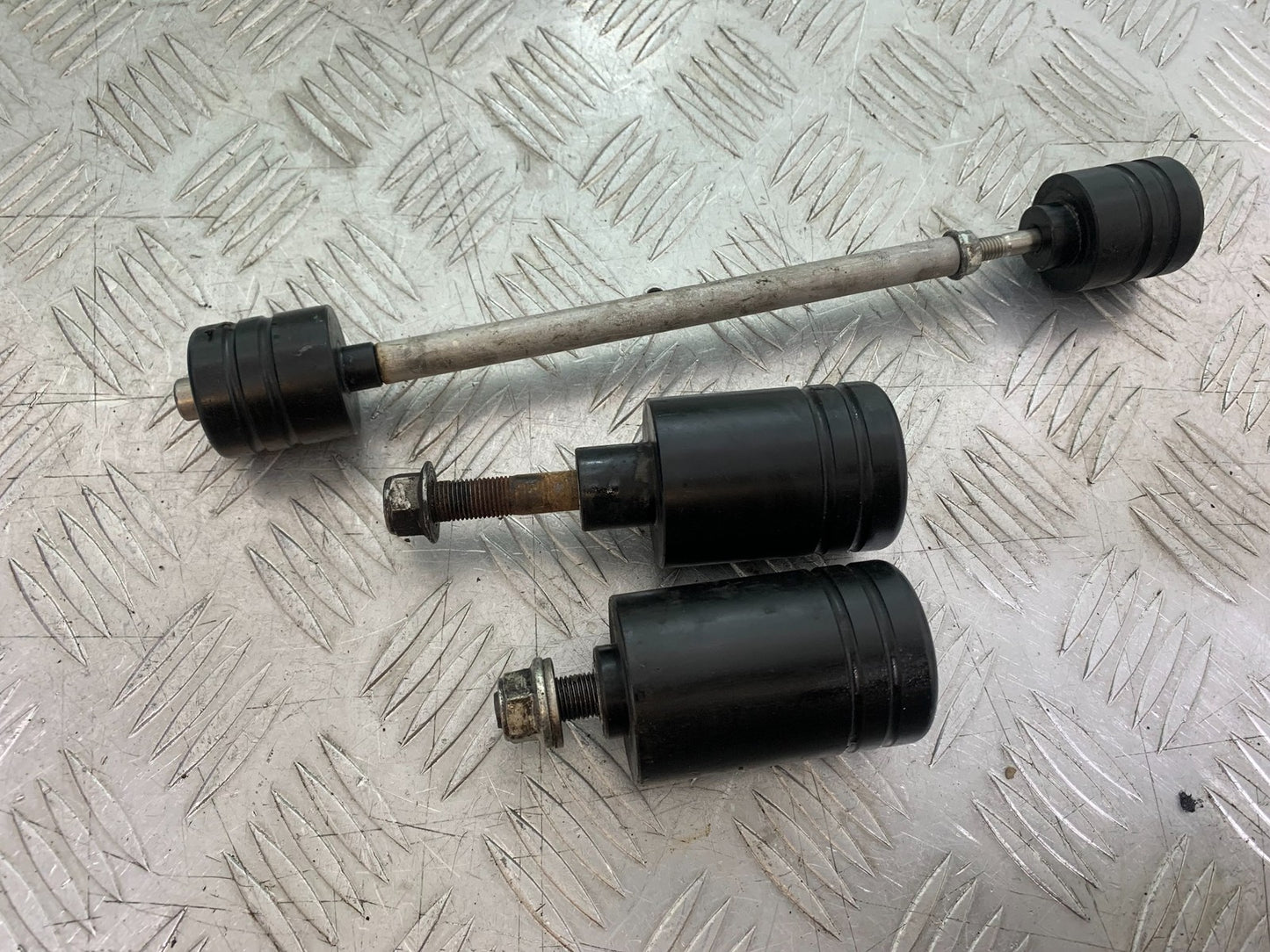 TRIUMPH SPEED TRIPLE R 1050 CRASH PROTECTORS   2009 (CMB1183)
