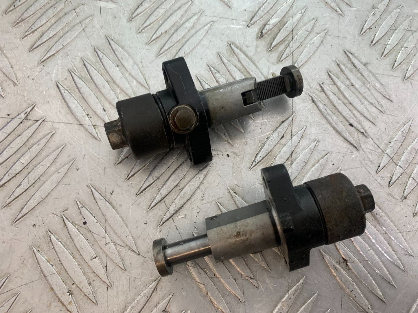 KAWASAKI VN1500 CLASSIC CAM CHAIN ADJUSTERS  YEAR 1999 -2006 (CMB1166)