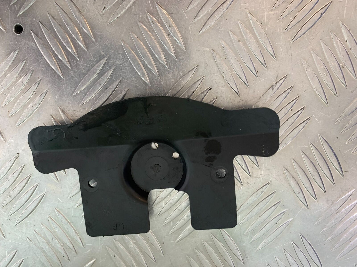 SUZUKI RF900 RF 900 BOTTOM YOKE INFILL PANEL  YEAR 1994-1999 (CMB1020)