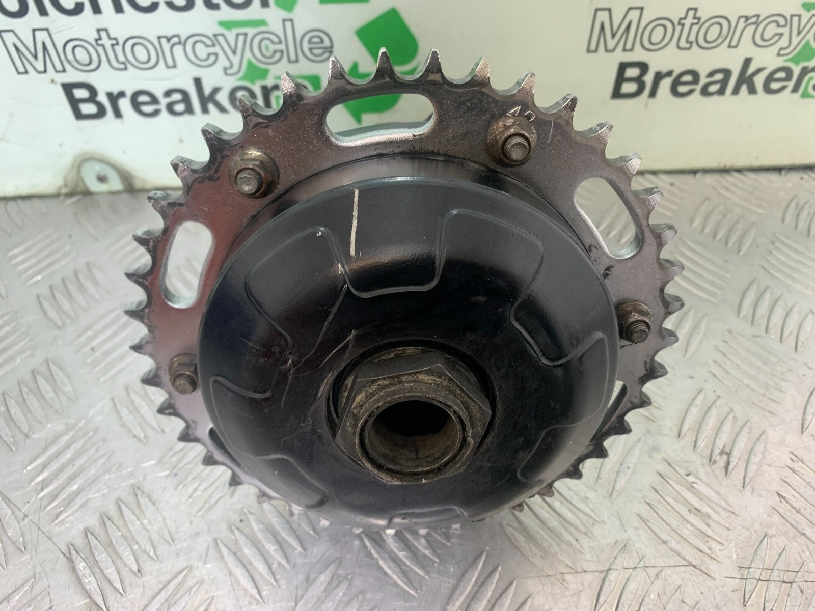 TRIUMPH 1050 SPRINT ST REAR HUB AND CARRIER  YEAR 2004-2007 (CMB1197)