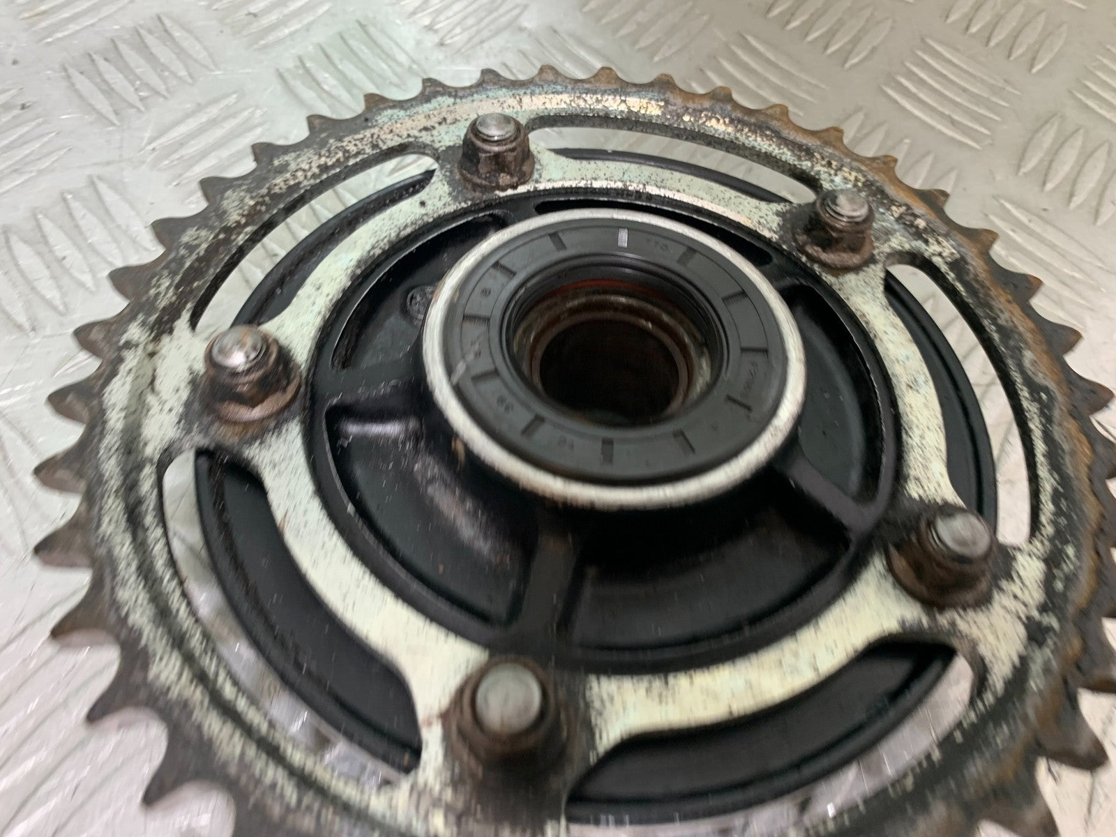 SUZUKI DL1000 V-STROM SPROCKET CARRIER  YEAR 2014-2019 (CMB1325)