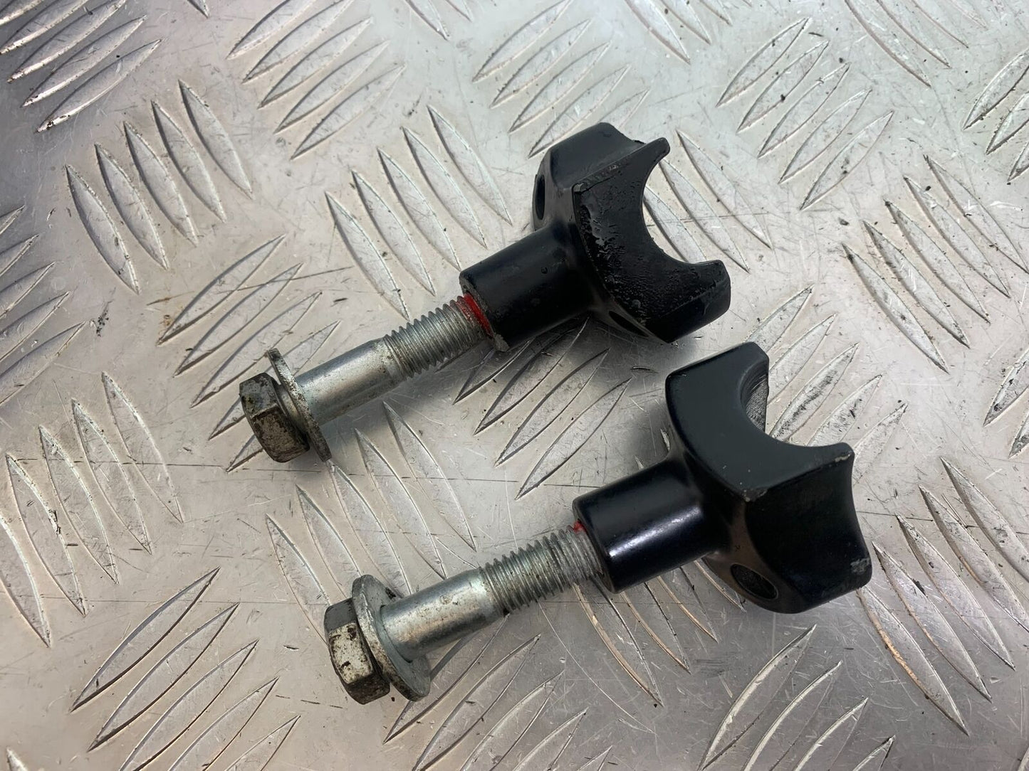 HARLEY DAVIDSON XL883 N IROD HANDLEBAR CLAMPS  YEAR 2020  (CMB1116)