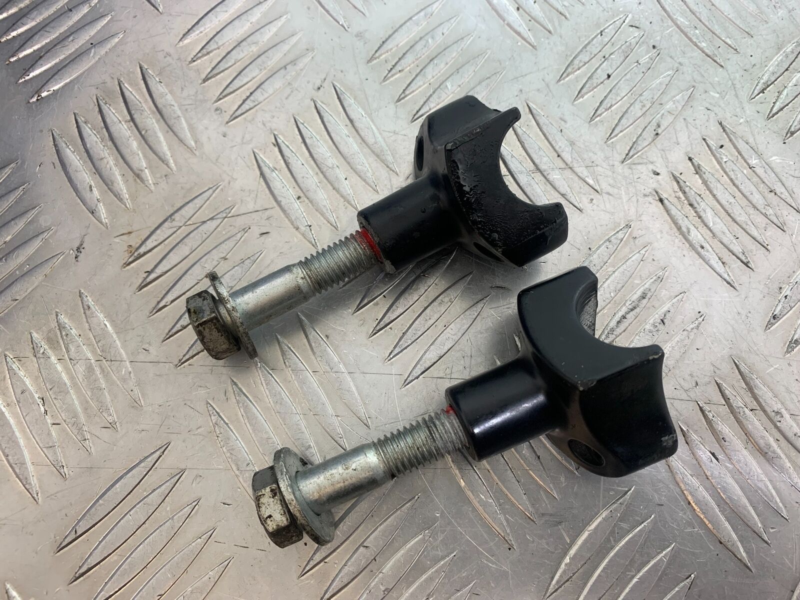 HARLEY DAVIDSON XL883 N IROD HANDLEBAR CLAMPS  YEAR 2020  (CMB1116)