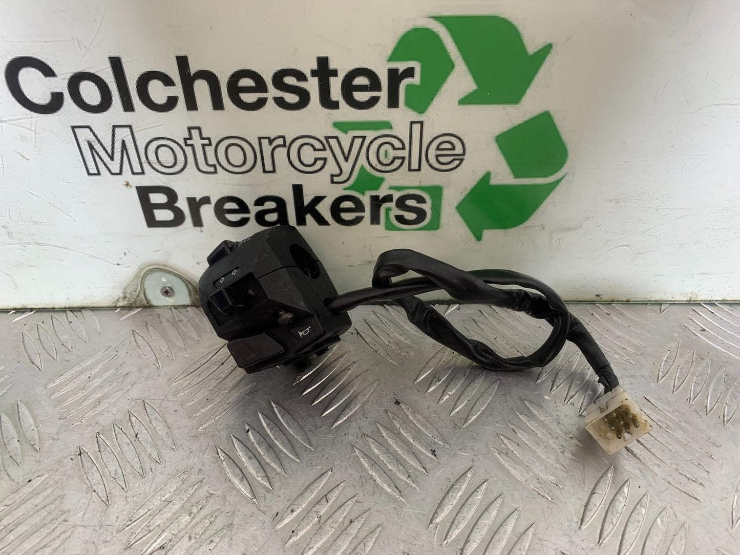 KTM 690 DUKE R LC4 LEFT SWITCH GEAR YEAR 2012-2015  (CMB1180)