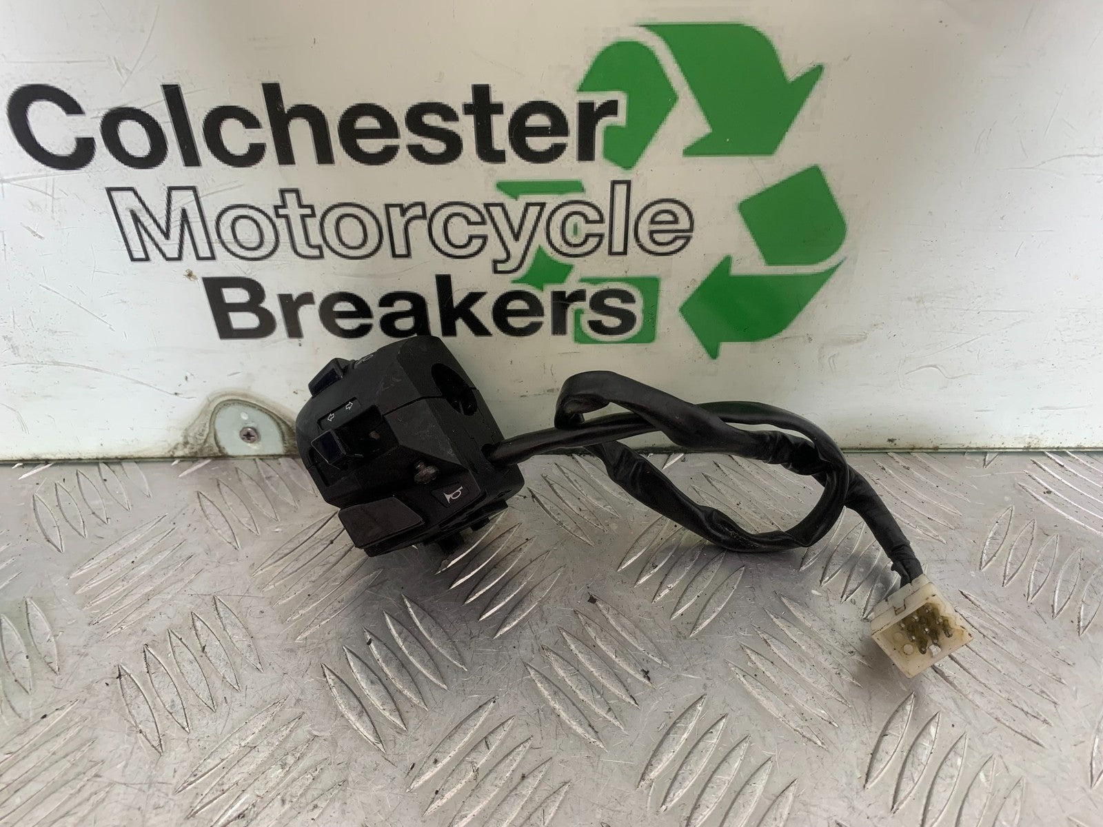 KTM 690 DUKE R LC4 LEFT SWITCH GEAR YEAR 2012-2015  (CMB1180)