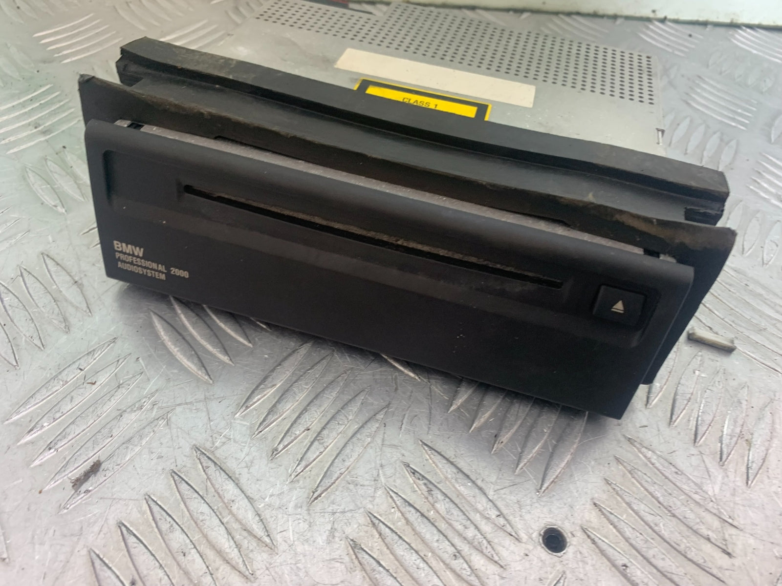 BMW K1200 K 1200 LT CD PLAYER  YEAR 1999-07 (CMB1138)