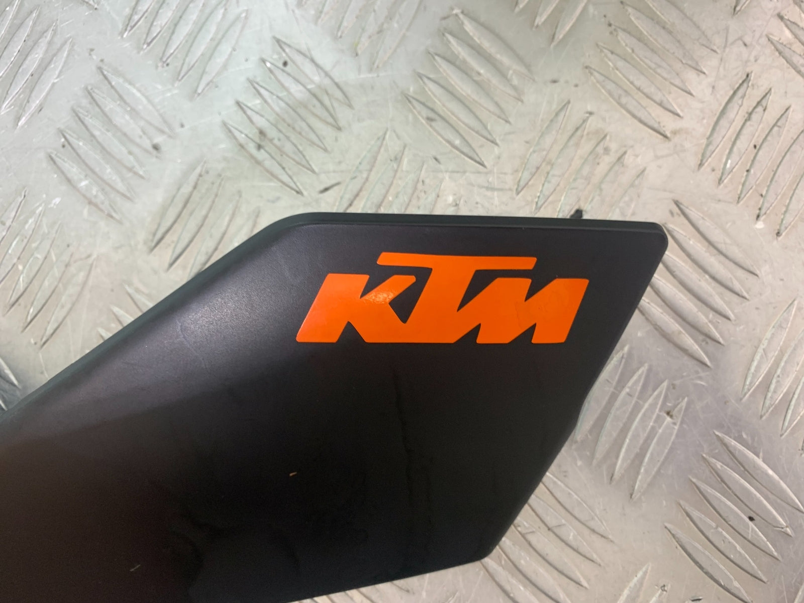 KTM 790 DUKE LEFT FRAME COVER  YEAR 2018-2021  (CMB11150)