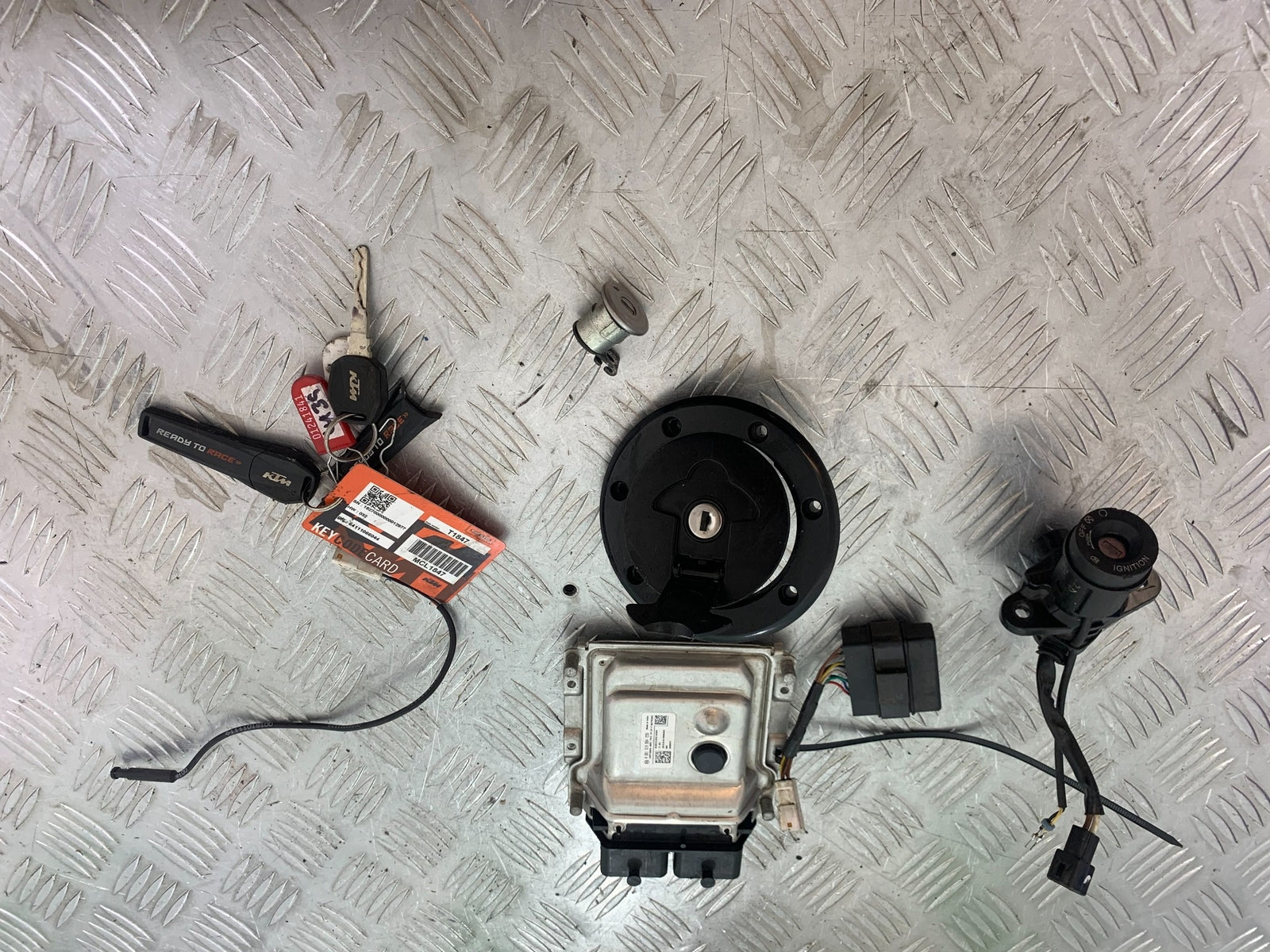 KTM 790 DUKE ECU LOCKS KEYS CARD YEAR 2018-2021  (CMB11150)