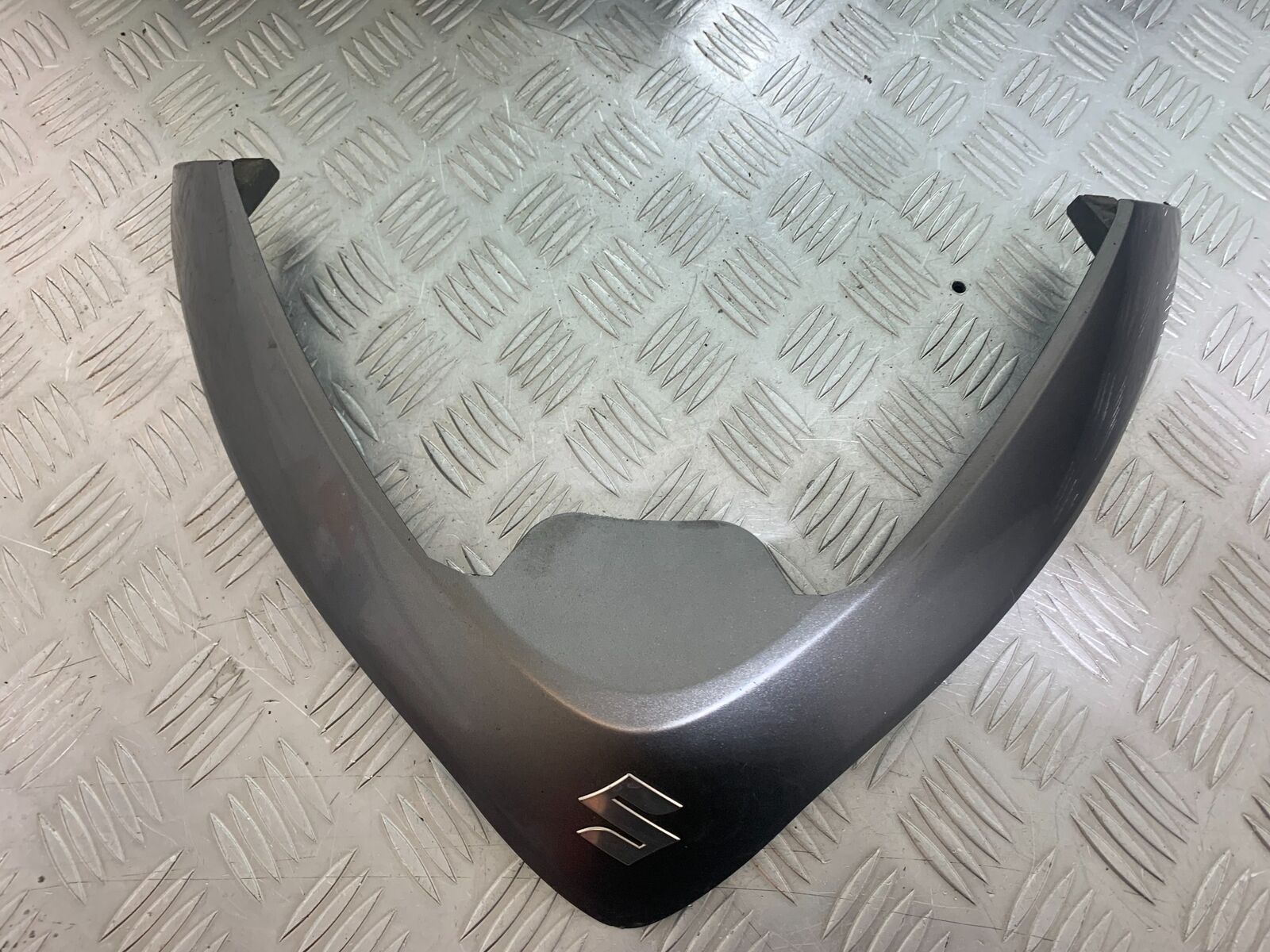 SUZUKI AN 200 UN 200 BURGMAN SCREEN INFILL PANEL YEAR 2007-09 (CMB1128)