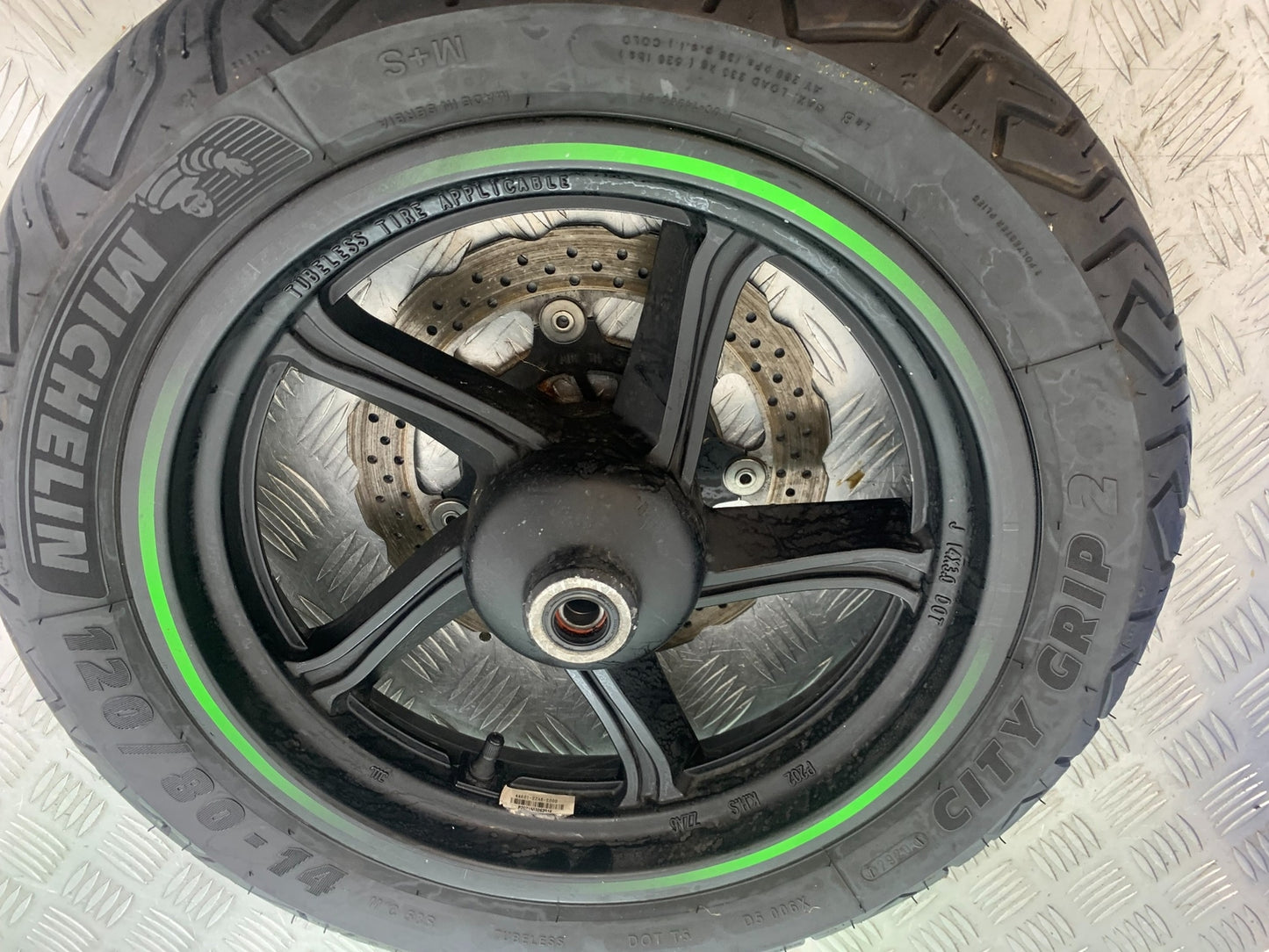 KAWASAKI J125 J125 FRONT WHEEL AND DISC (GOOD TYRE) YEAR 2016-2020 (CMB1158)