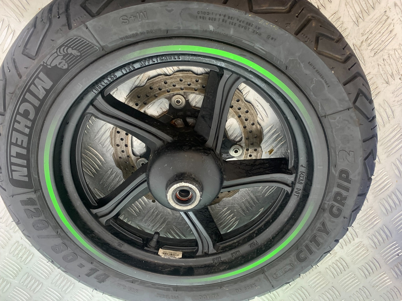 KAWASAKI J125 J125 FRONT WHEEL AND DISC (GOOD TYRE) YEAR 2016-2020 (CMB1158)