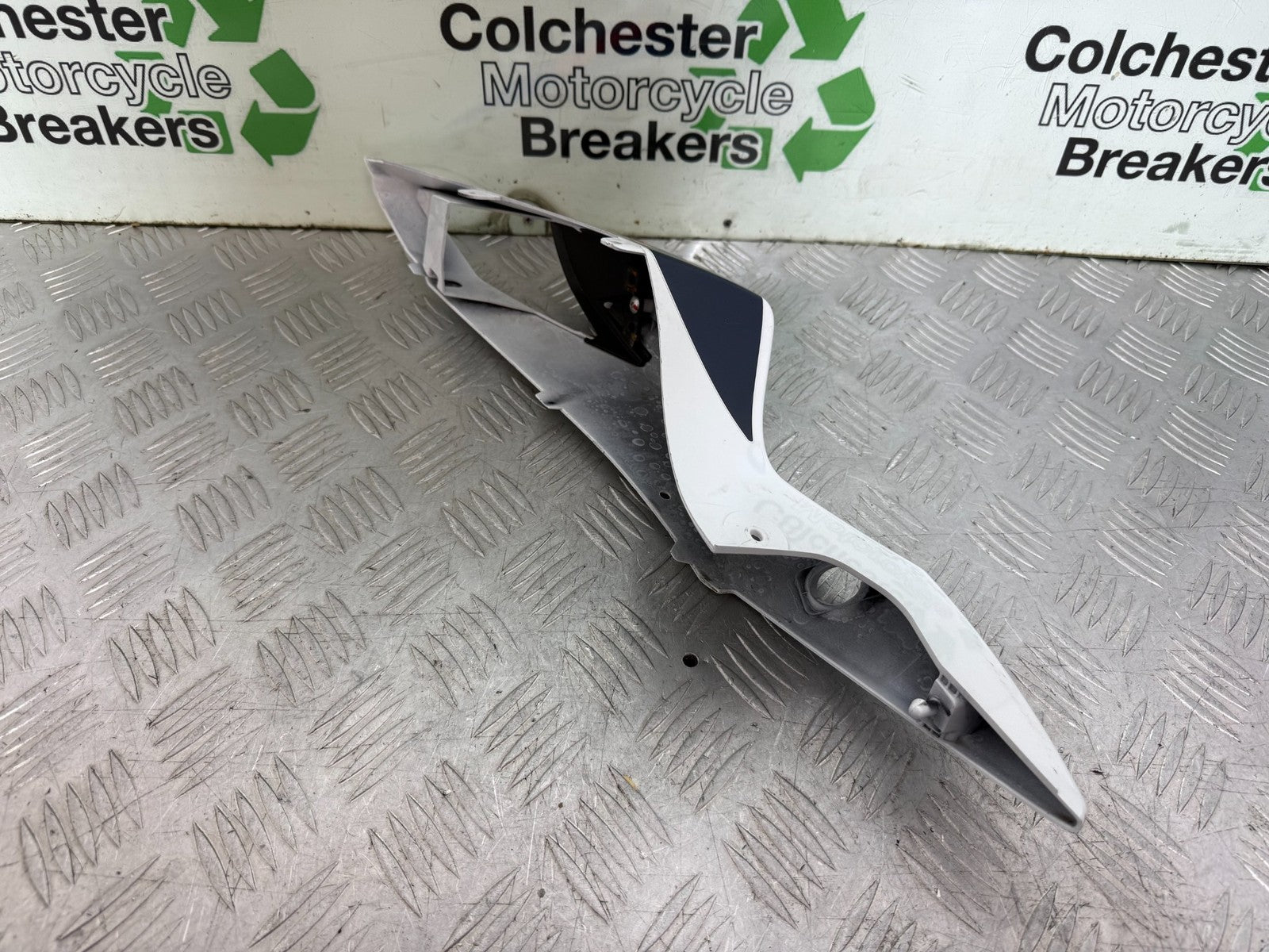 SUZUKI GSXR 600 GSXR600 L1-L8 LEFT SEAT PANEL YEAR 2011-2017