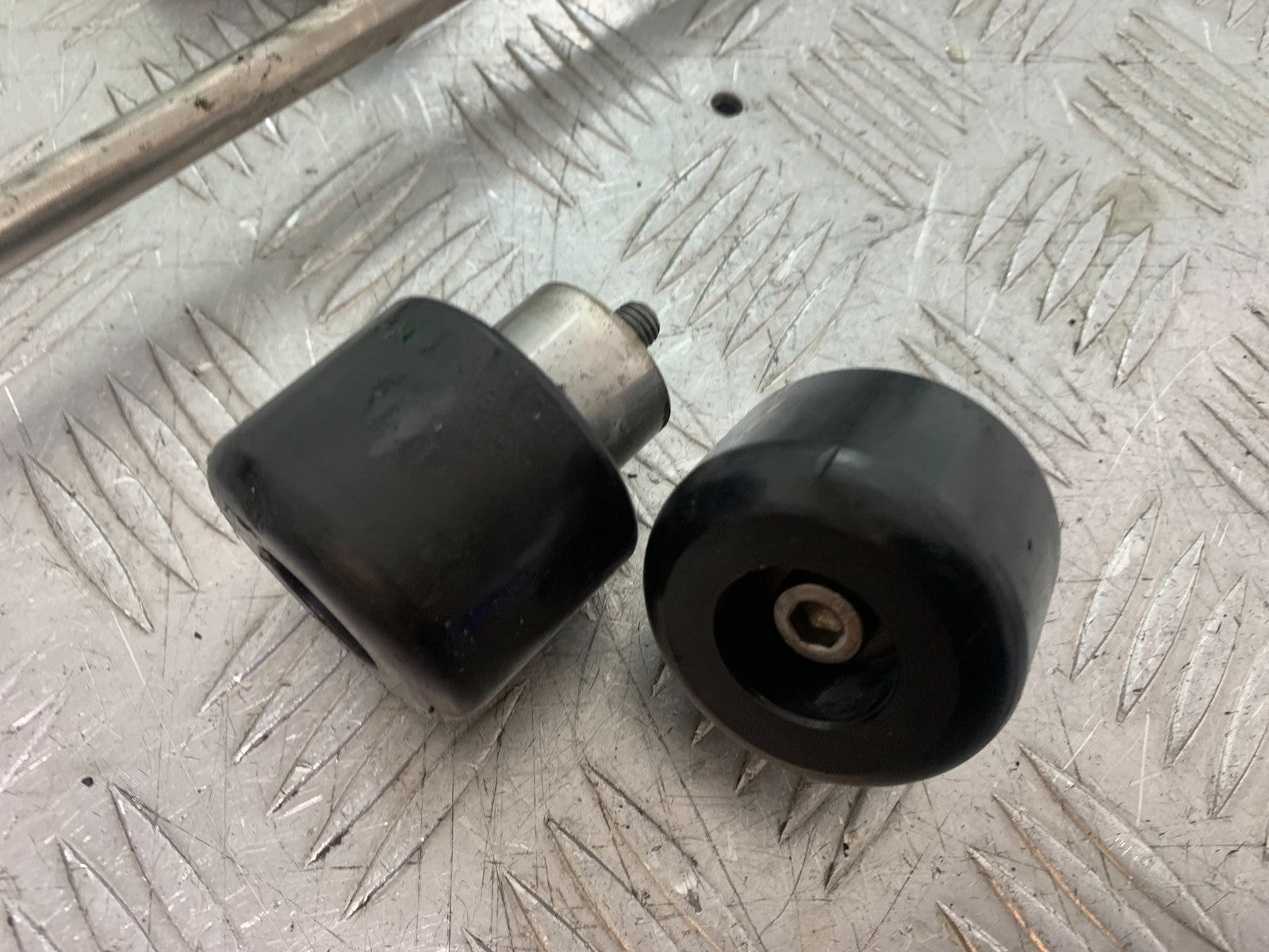 SUZUKI SV1000 SV 1000 S CRASH PROTECTORS AND BOBBINS  YEAR 2003-2007 (CMB1293)
