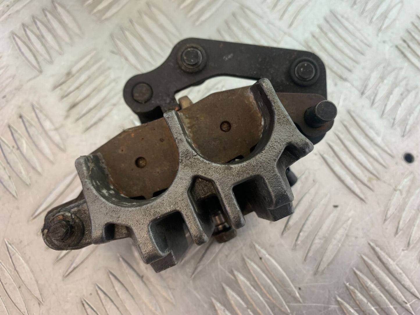 KAWASAKI Z750 ZR750 ZR-7S REAR BRAKE CALIPER  YEAR 1999-05 (CMB1135)