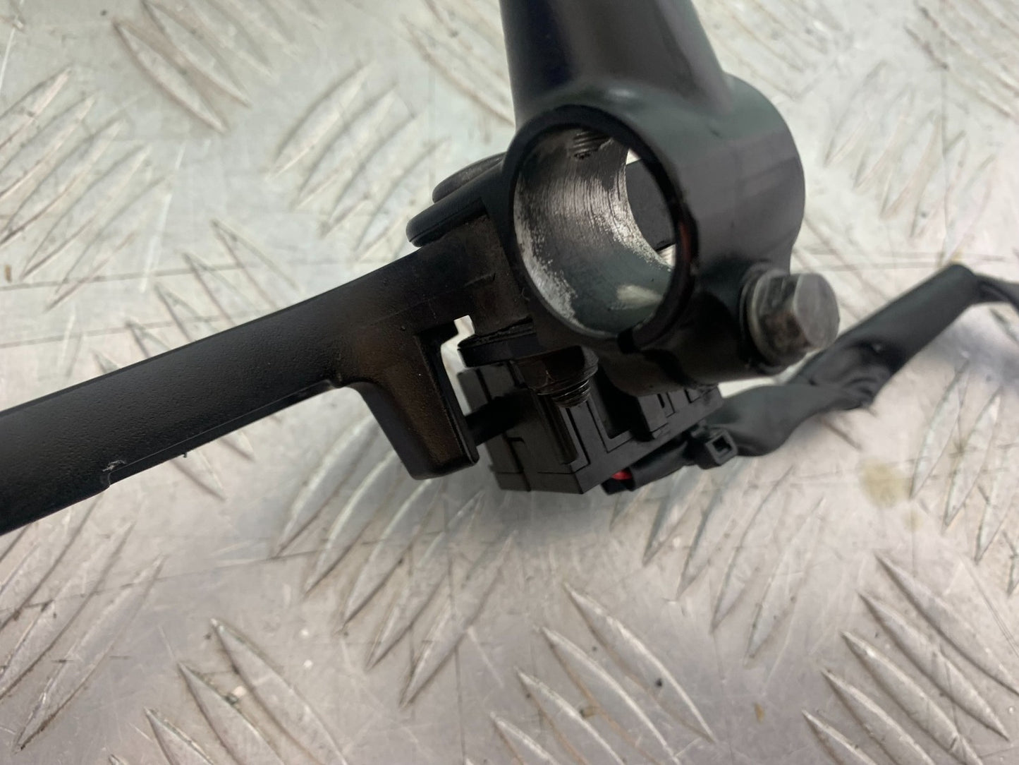 YAMAHA XSR900 XSR 900 CLUTCH LEVER AND BRACKET   YEAR 2022-2024 (CMB1215)
