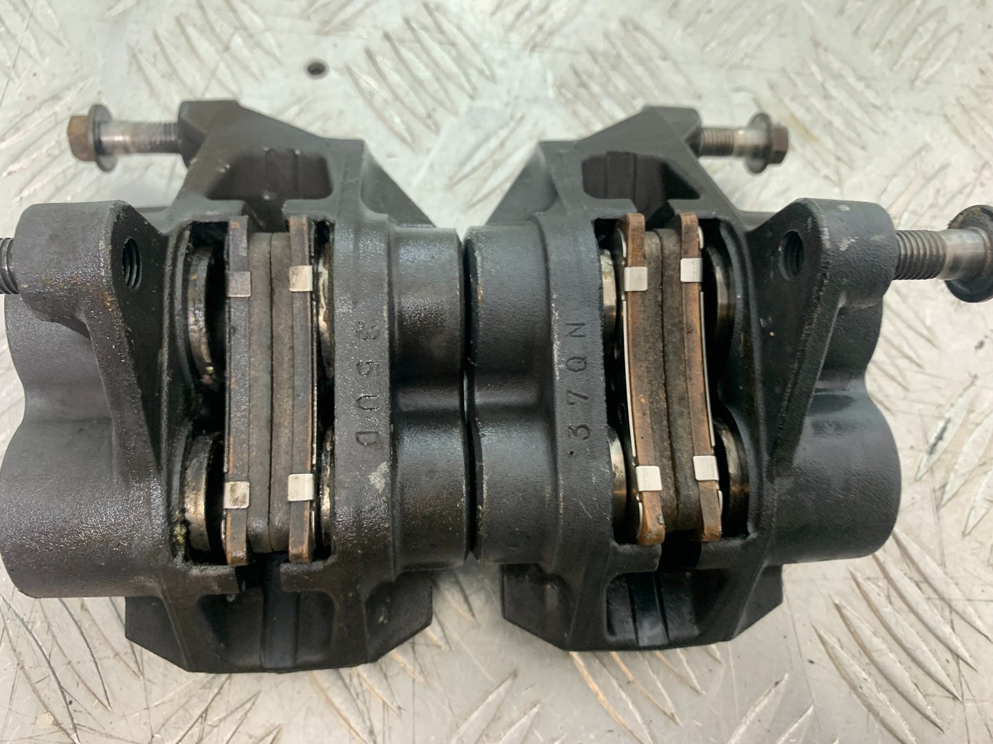 YAMAHA FZS1000 FAZER FRONT BRAKE CALIPERS  YEAR 2001-05 (CMB1275)