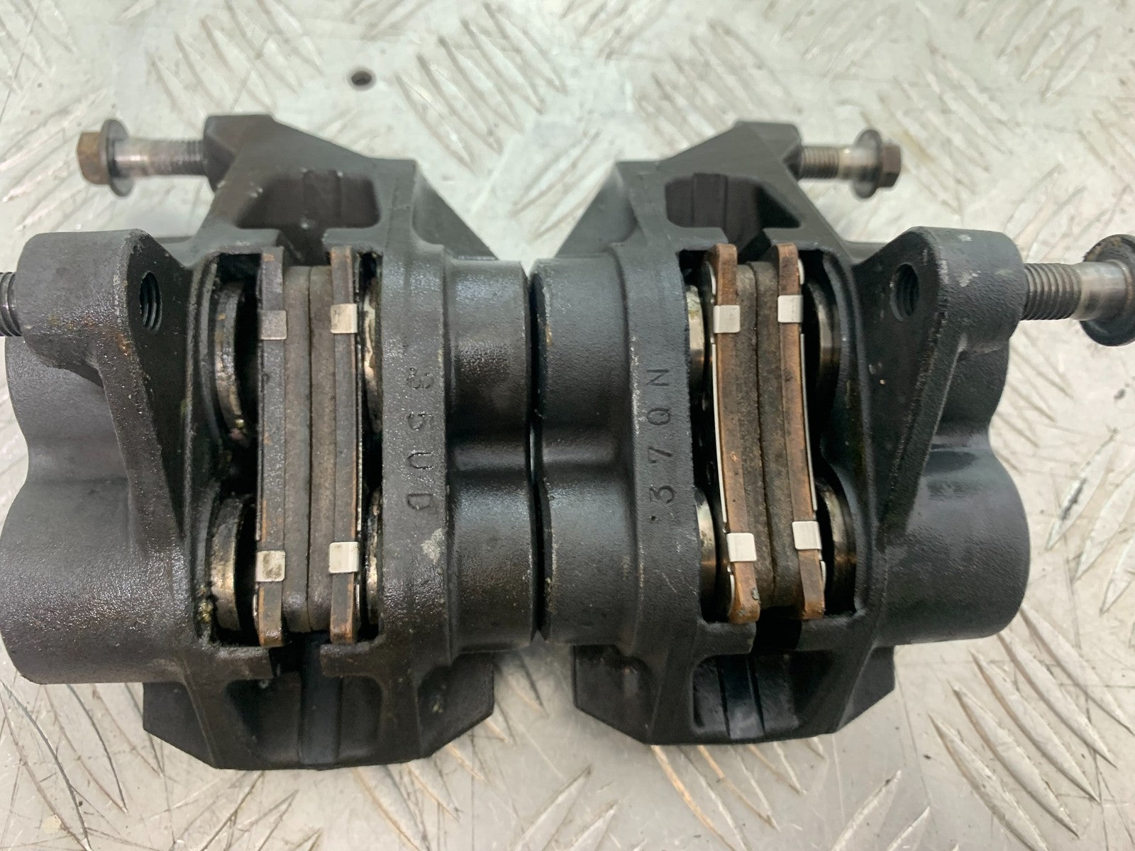 YAMAHA FZS1000 FAZER FRONT BRAKE CALIPERS  YEAR 2001-05 (CMB1275)