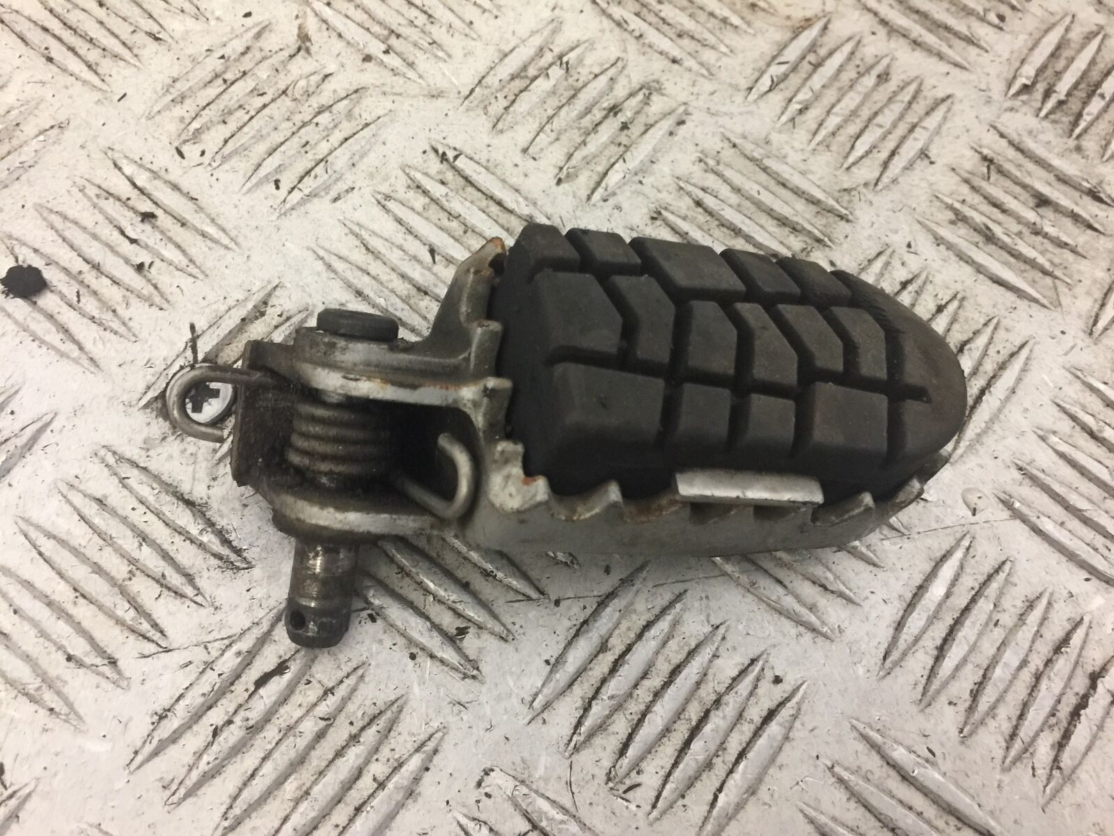 KTM 990 SUPERMOTO FRONT RIGHT PEG  YEAR 2008 (STOCK 662)