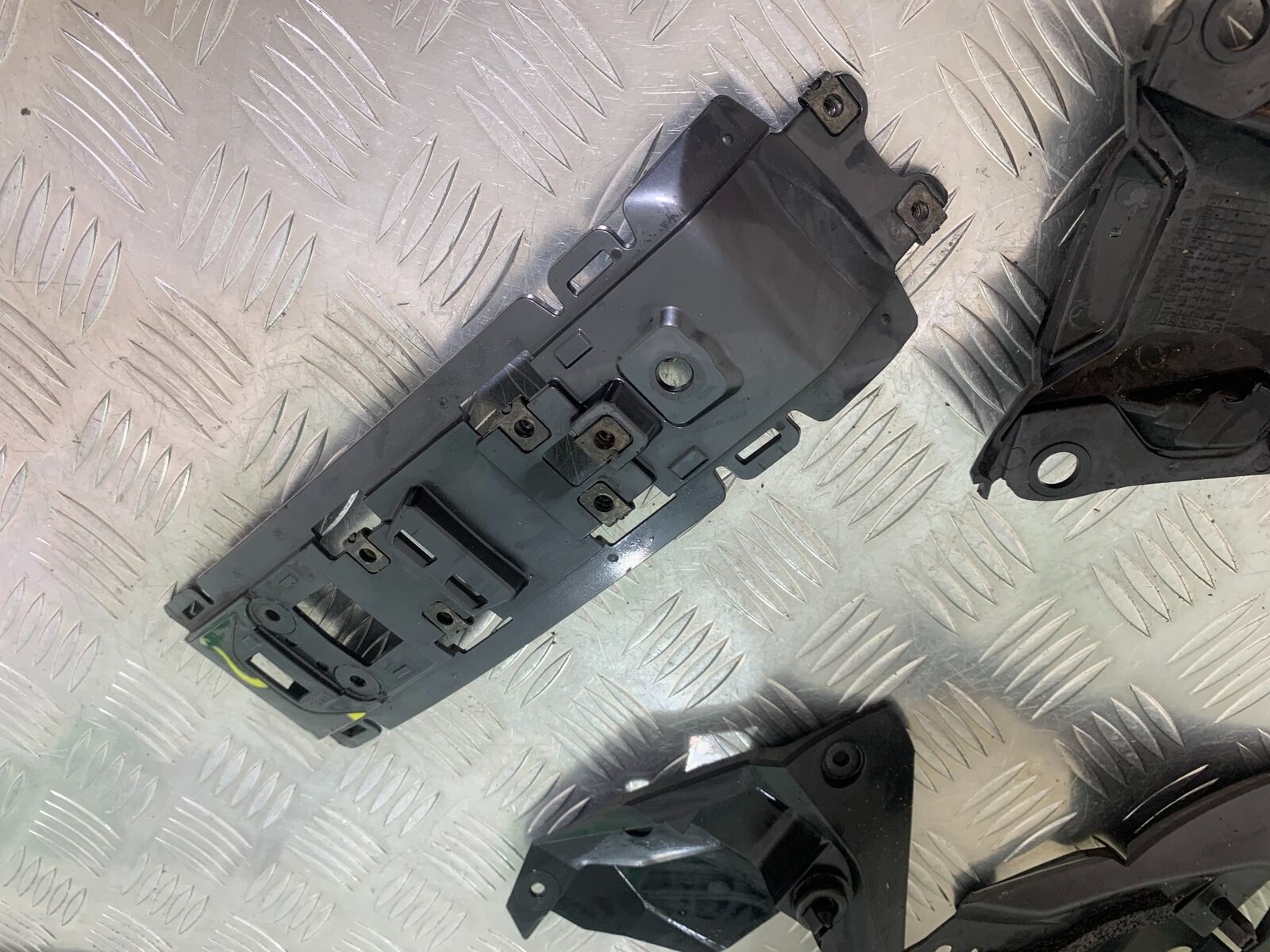 YAMAHA MT07 MT-07 INFILL PANELS  YEAR 2014 (STOCK 995)
