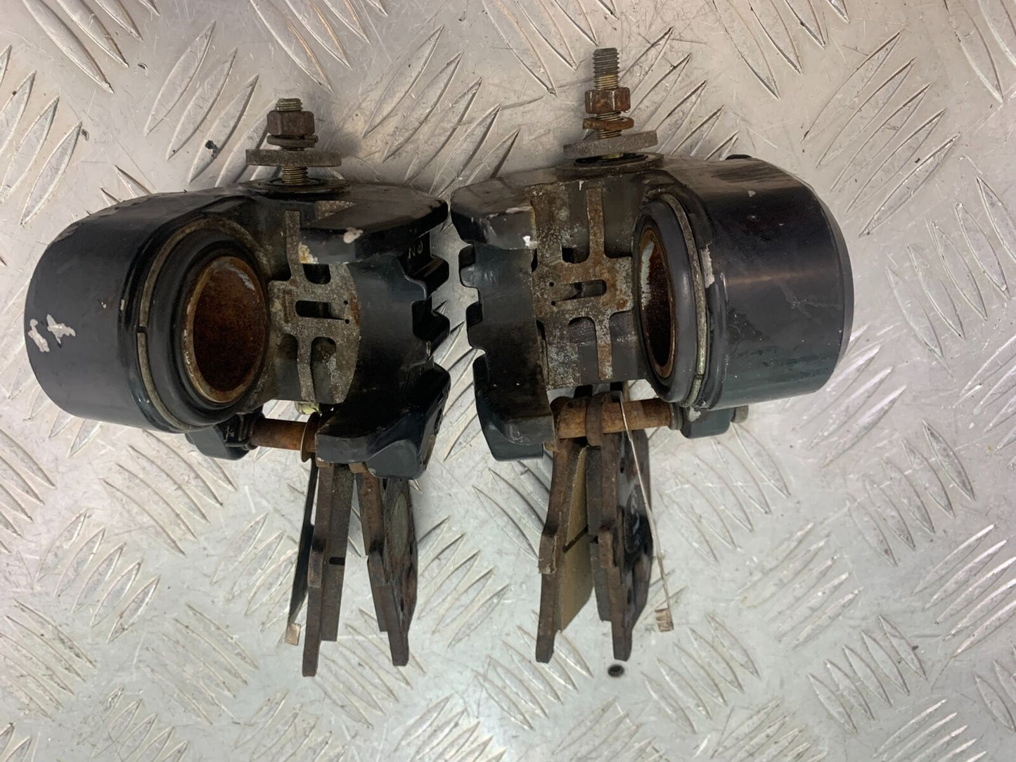 YAMAHA XS1100 MIDNIGHT SPECIAL FRONT BRAKE CALIPERS  YEAR 1980-1982 (CMB1122)