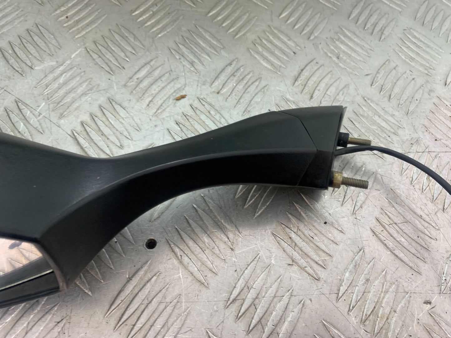 TRIUMPH 1050 SPRINT ST LEFT MIRROR   YEAR 2004-2007 (CMB1197)