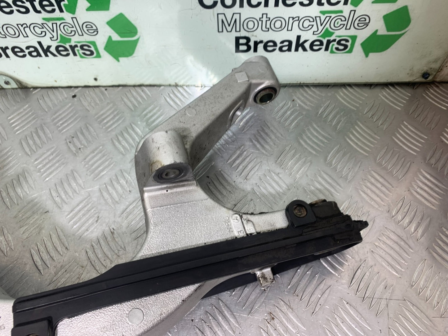 HONDA VFR800 PRE V-TEC SWINGARM  YEAR 1998-2001 (CMB1233)