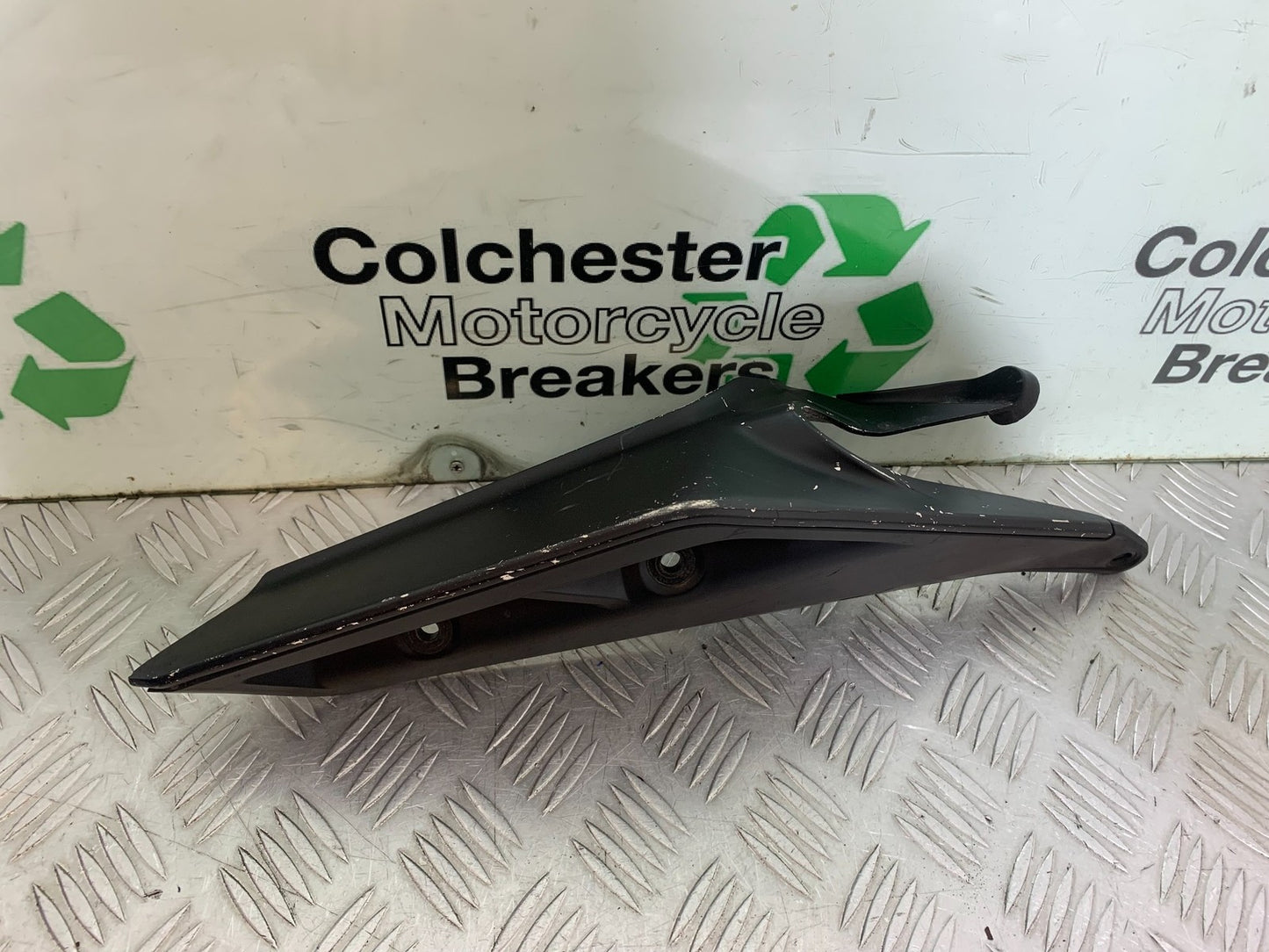 KTM DUKE 390 RIGHT SEAT PANEL  YEAR 2017- 2023 (CMB1314)