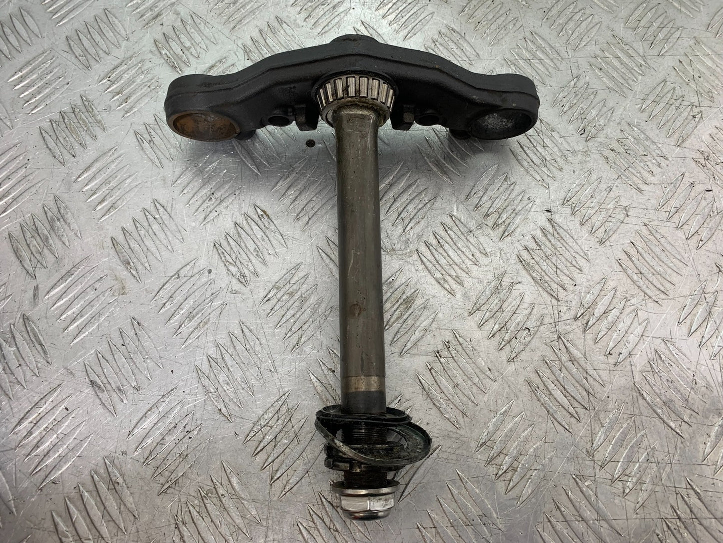 HONDA CBF600 CBF 600 BOTTOM YOKE  YEAR 2004-07  (CMB1305)