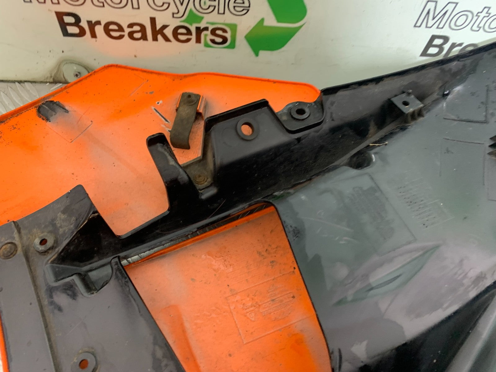 KTM RC125 RC 125 LEFT FAIRING PANEL  YEAR 2017-2022 (CMB 1244)