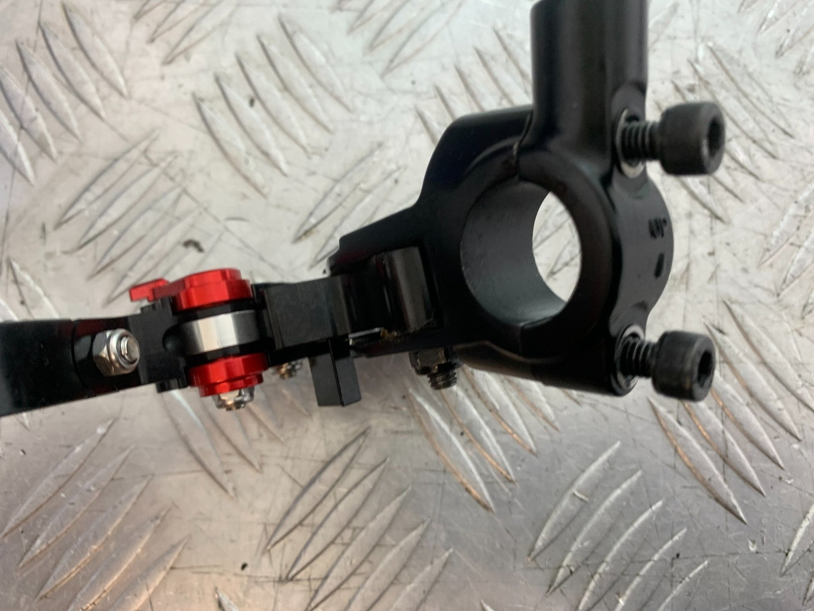 TRIUMPH TRIDENT 660 CLUTCH LEVER AND BRACKET  YEAR 2021-2024 (CMB1295)