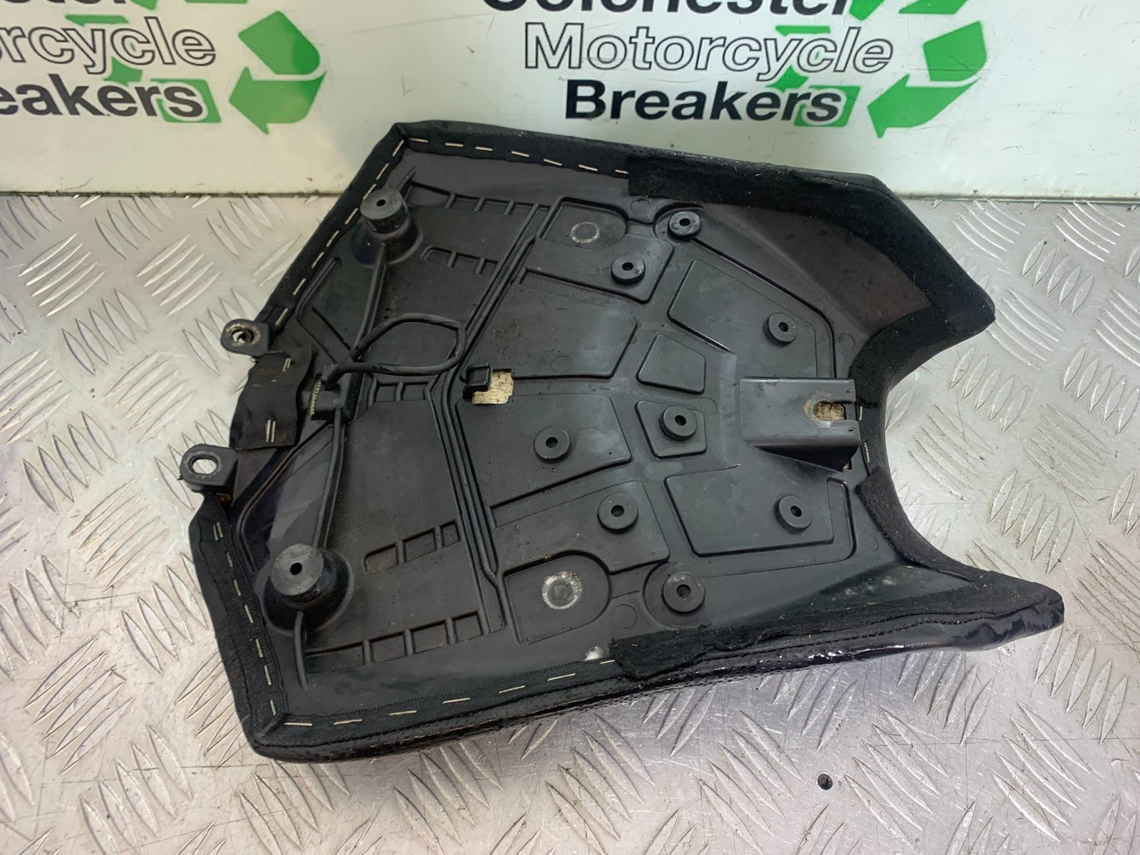 APRILIA TUONO 1000 V4 FRONT SEAT   YEAR 2013-2014  (CMB1239)