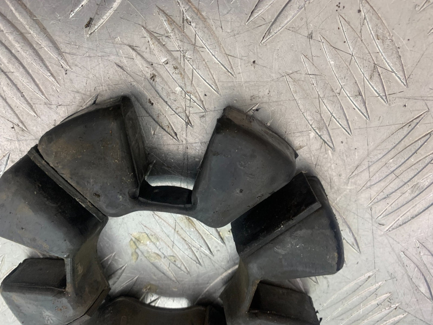 KAWASAKI GPZ600 GPZ 600 CUSH DRIVE RUBBERS   YEAR 1988-90 (CMB1258)
