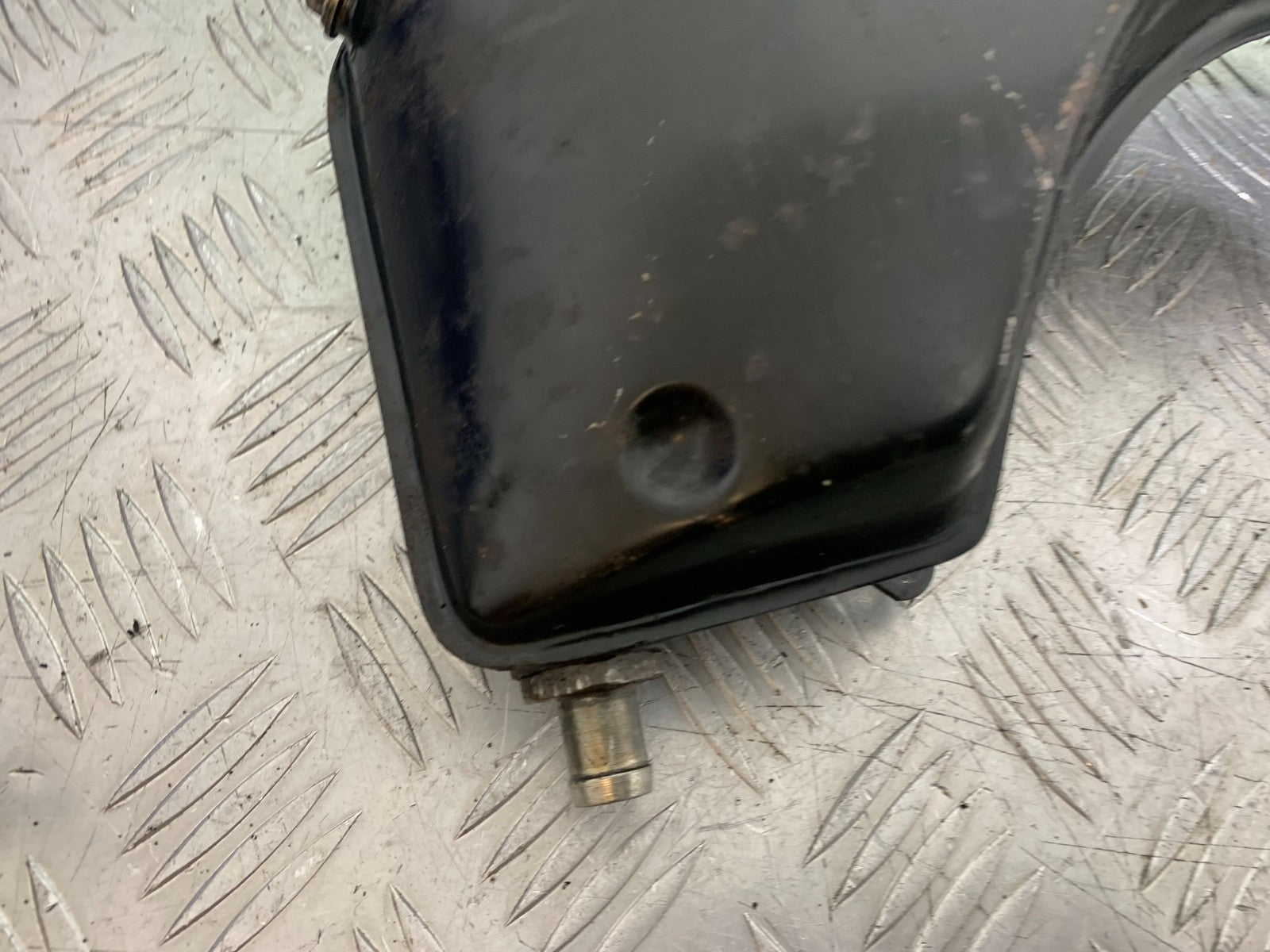 APRILIA RSV1000 RSV 1000 MILLE OIL TANK  1998- 2003 (CMB1184)