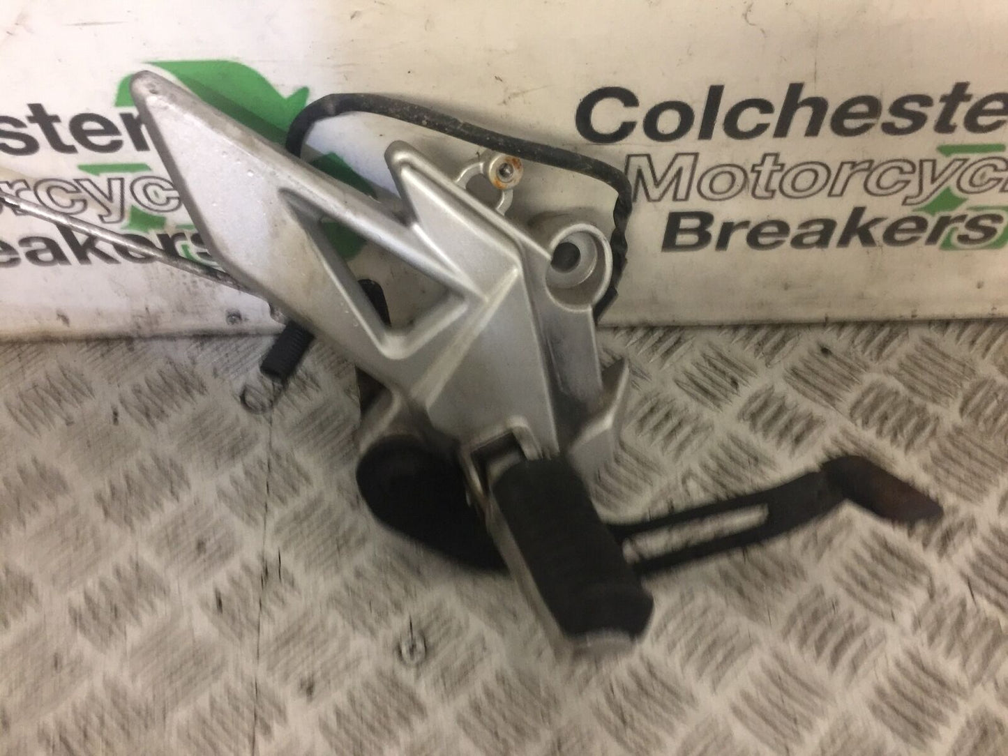 KYMCO CK1 125 FRONT FRONT RIGHT HANGER   YEAR 2015 (STOCK 692)