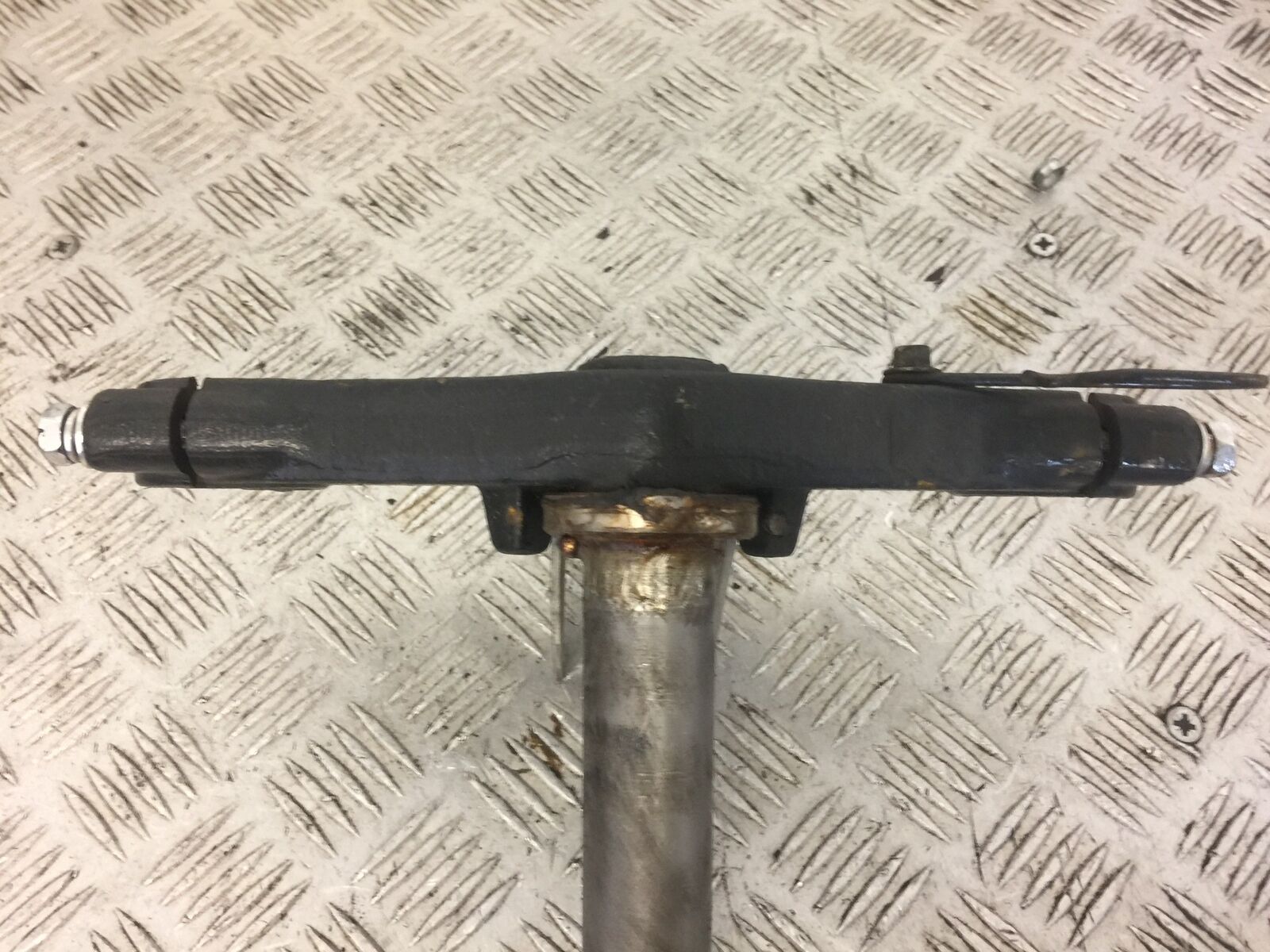 KEEWAY SUPERLIGHT 125 BOTTOM YOKE  DISC 2018 (STOCK 553)