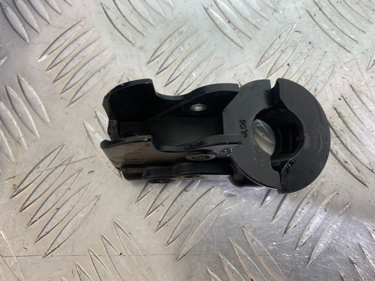 HARLEY DAVIDSON XL883 N IROD CLUTCH LEVER BRACKET  YEAR 2020  (CMB1116)