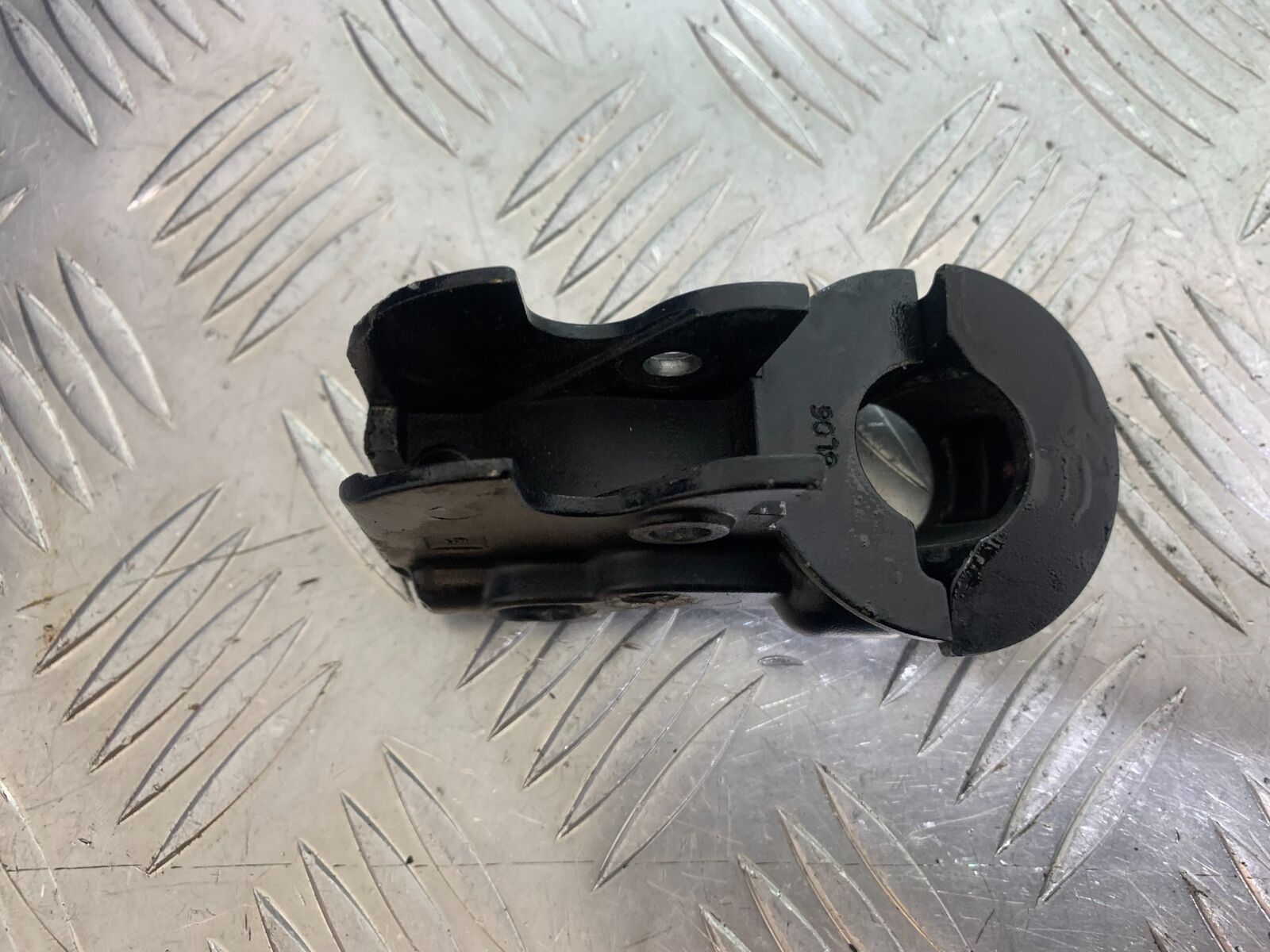 HARLEY DAVIDSON XL883 N IROD CLUTCH LEVER BRACKET  YEAR 2020  (CMB1116)