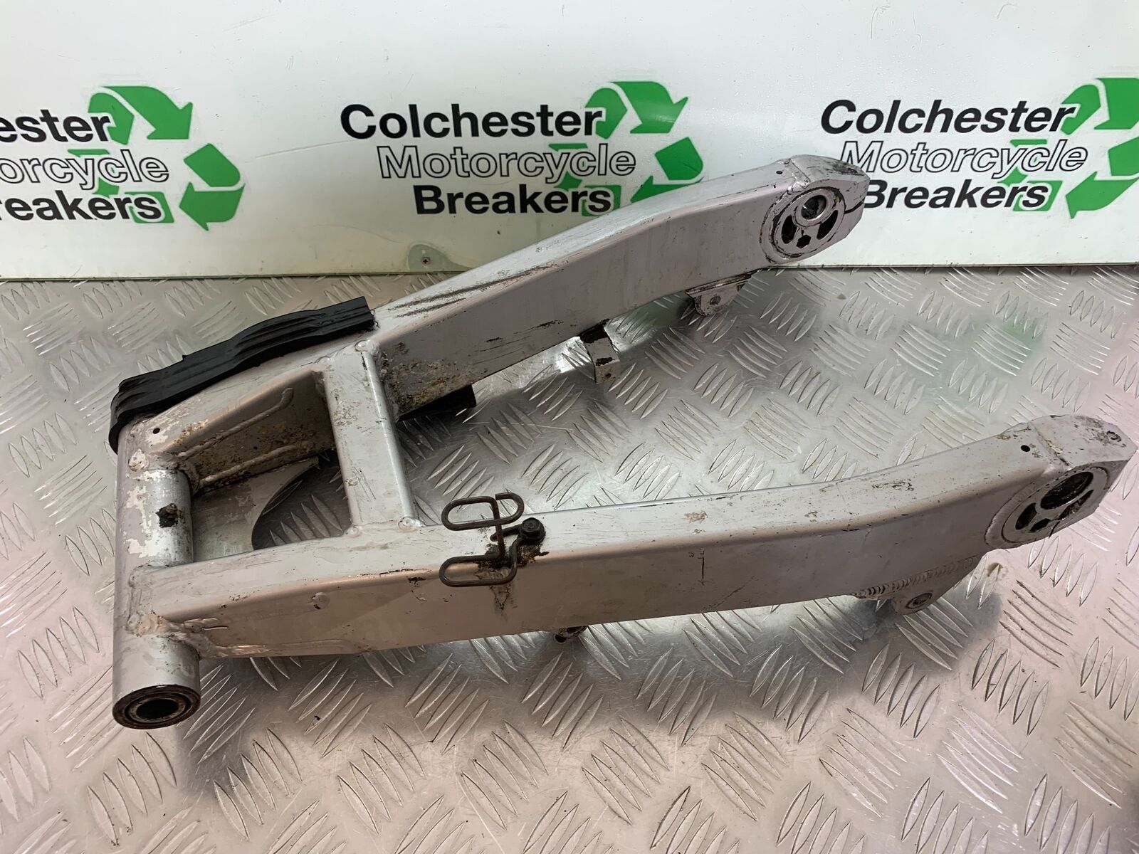 KAWASAKI ZR 750 ZEPHYR SWINGARM  YEAR 1991-95 (CMB1008)