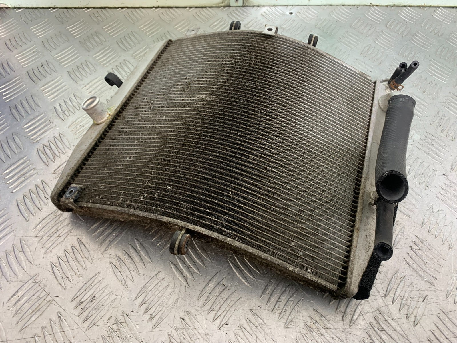 KAWASAKI ZX10R ZX10 R RADIATOR    2008-2010 (CMB1301)