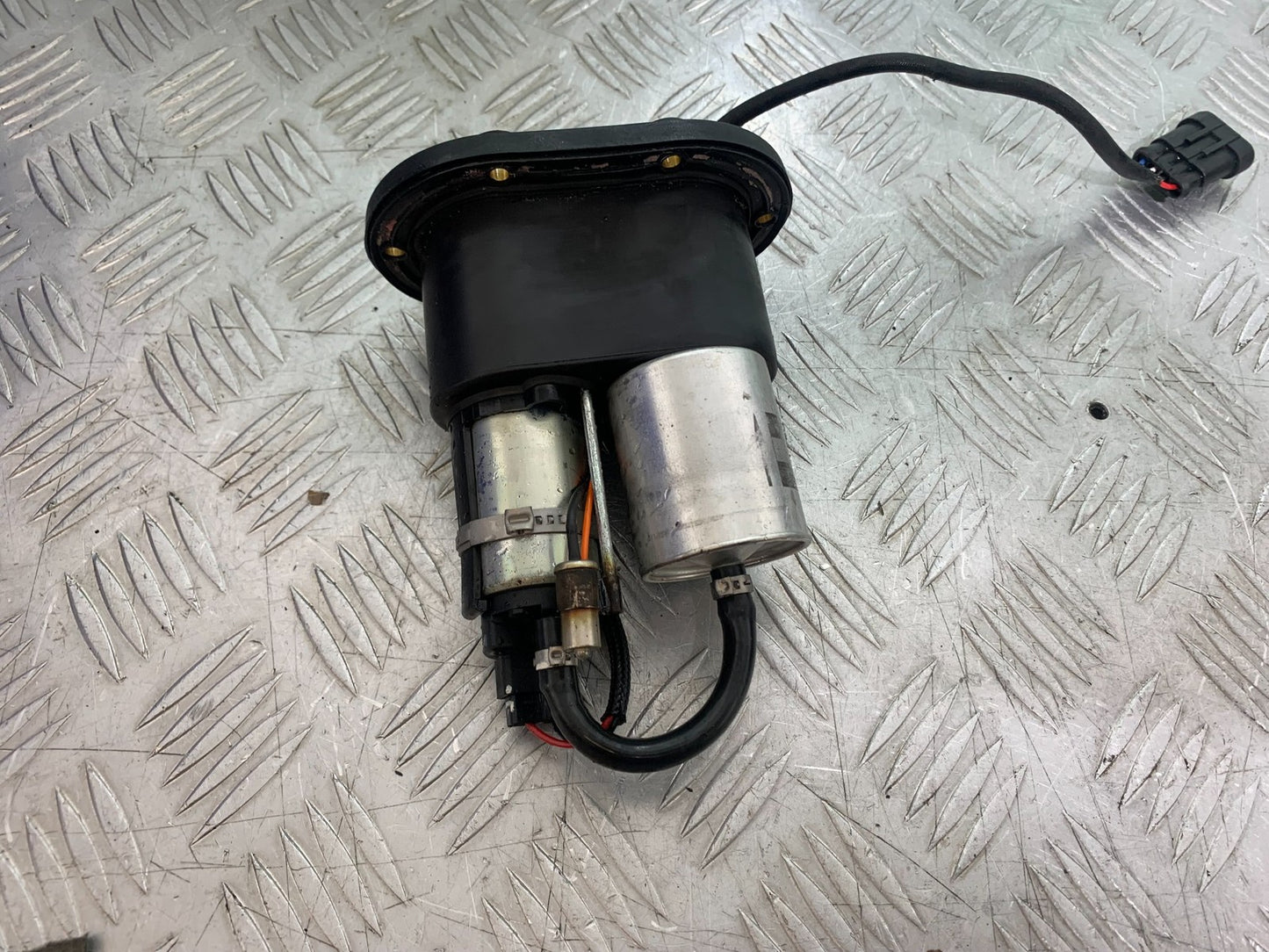 APRILIA TUONO 1000 V4 PETROL PUMP  YEAR 2013-2014  (CMB1239)