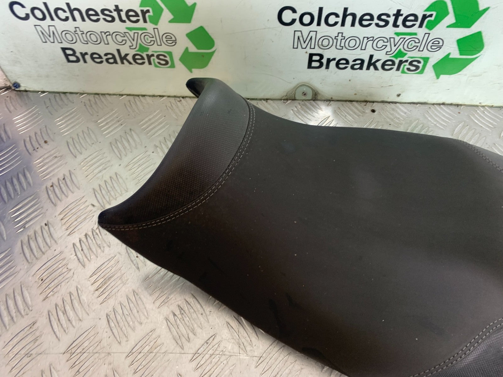 TRIUMPH SPEED TRIPLE R 1050 SEAT  2009 (CMB1183)