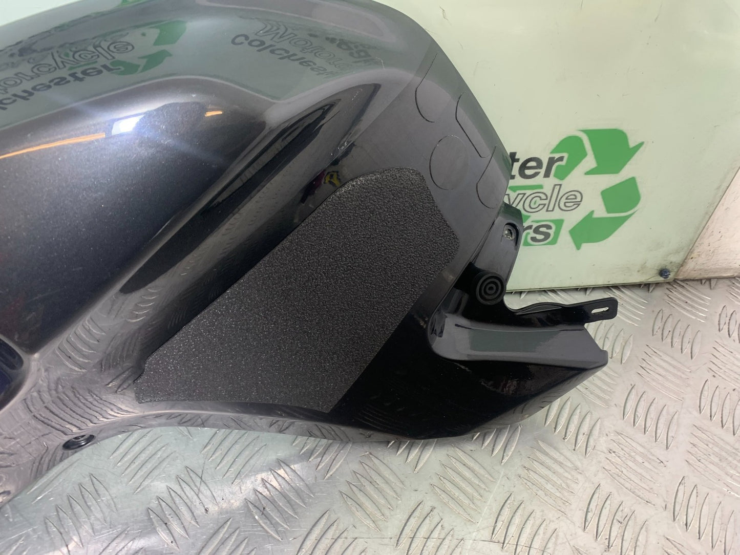 BMW K1300 S K 1300 S LEFT TANK PANEL  YEAR 2009-16 (CMB1216)