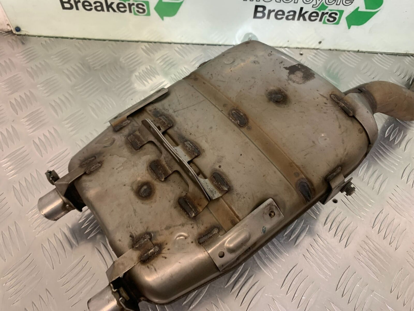 YAMAHA FZ6 FAZER SILENCER  YEAR 2004-2007  (STOCK 955)