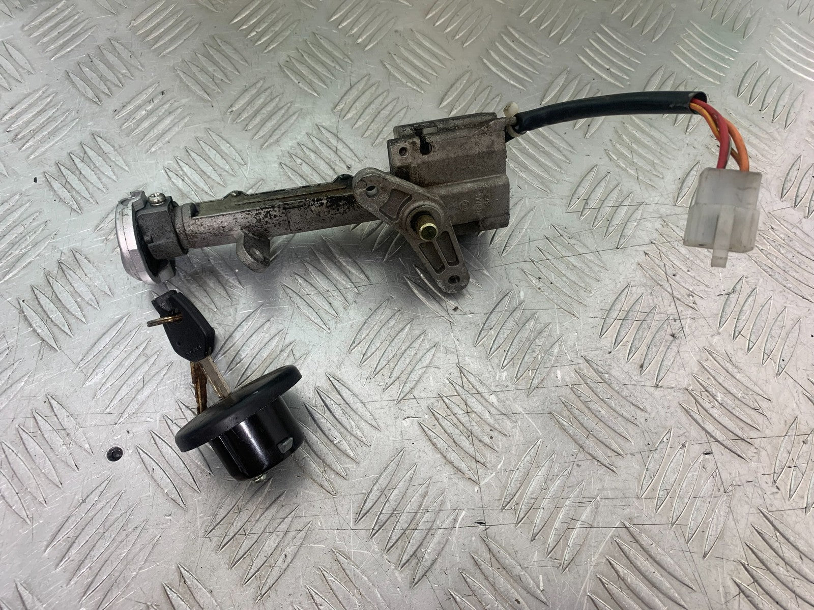 SUZUKI AN 200 UH 200 LOCKS AND KEY   YEAR 2007-2009 (CMB1256)