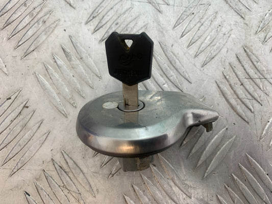 YAMAHA XV535 XV 535 VIRAGO PETROL CAP AND KEY     YEAR 1994-02 (CMB1162)