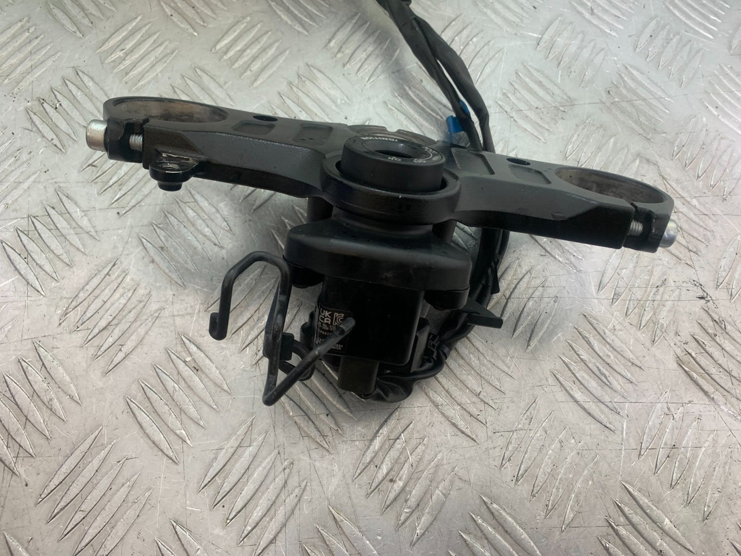 YAMAHA YZF R7 ECU LOCKS KEYS  YEAR 2022-2025 (CMB1255)