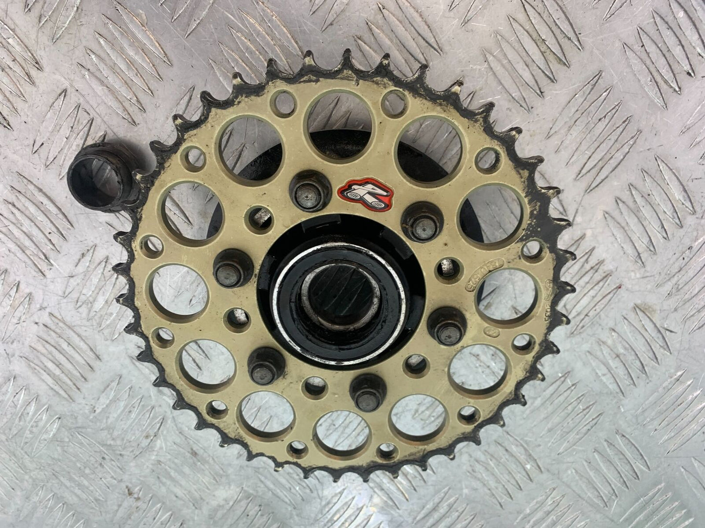 KAWASAKI Z1000 Z 1000 SPROCKET CARRIER YEAR 2003-2006 (CMB1099)